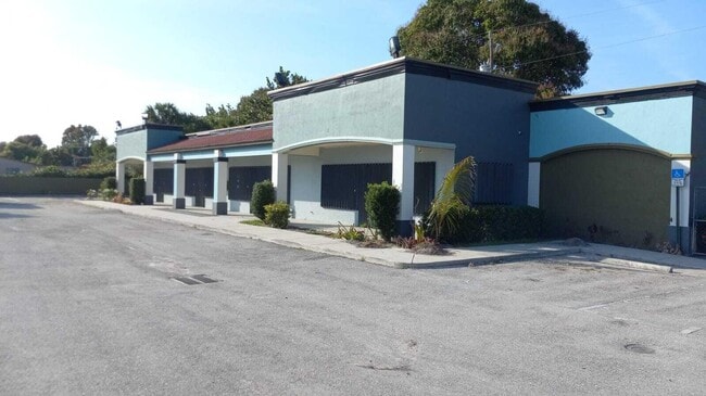 Building Photo - 2701 President Barack Obama Hwy