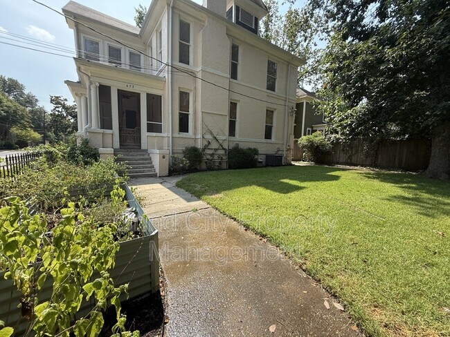 Primary Photo - 653 Anderson St