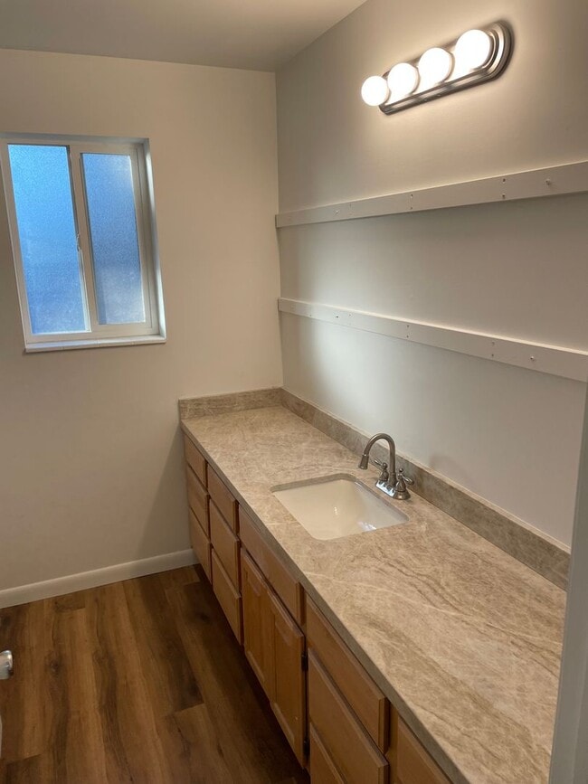 Building Photo - Spacious 5-Bedroom Home Near Little Cotton...