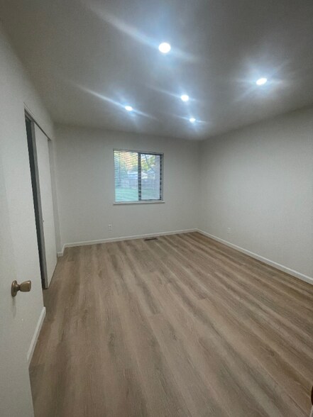 Building Photo - 1337 Cherry St