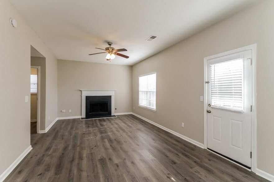 Building Photo - 2208 Glen Briar Way