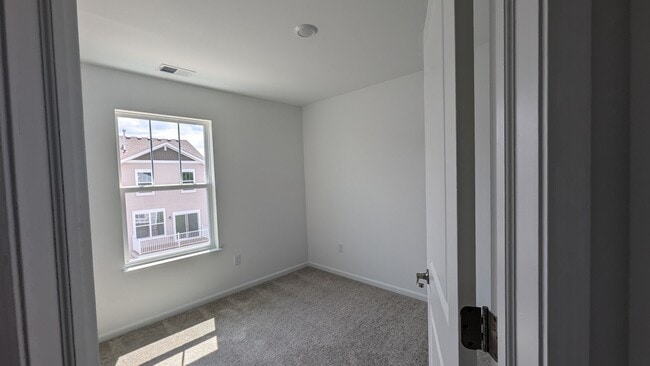 Building Photo - 1085 Atterberg Rd
