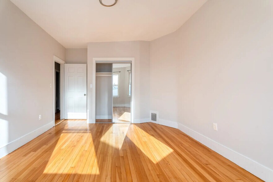 Building Photo - 29 Edison Grn