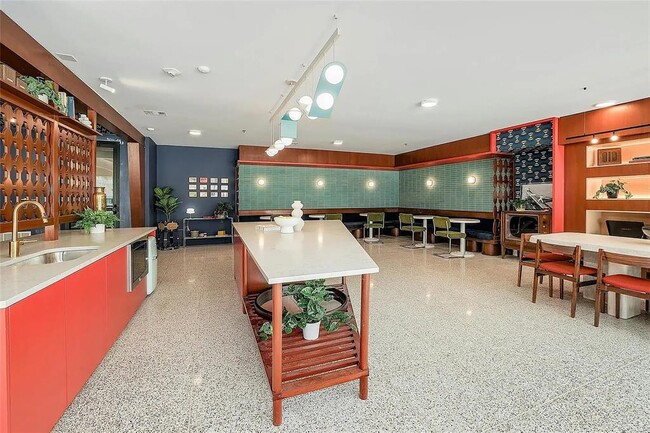 Building Photo - 1701 Simond Ave Ave