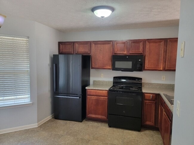 Building Photo - Hogansville Rental, 3 Bedroom, 2 Bath, Aug...