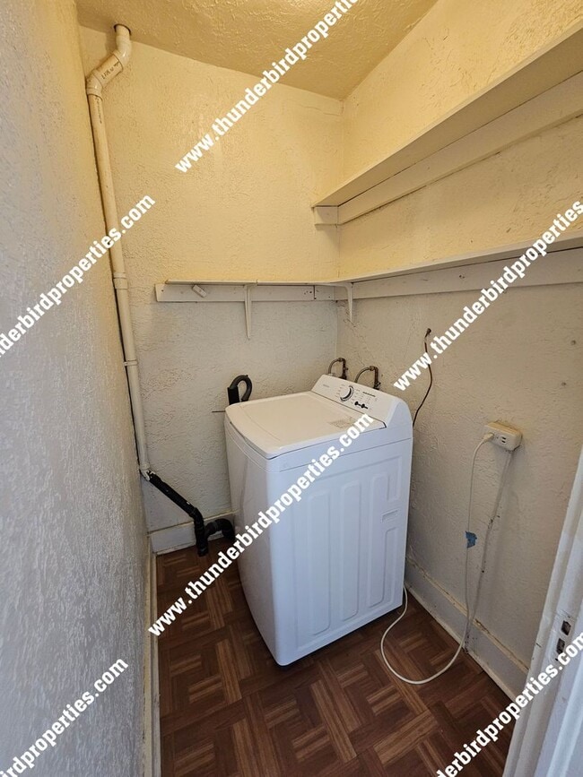 Building Photo - 2110 Coal Pl SE