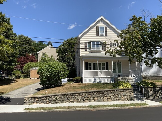Primary Photo - 67 Bow St