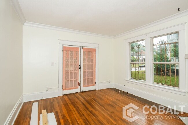 Building Photo - 1480 S Gordon St SW