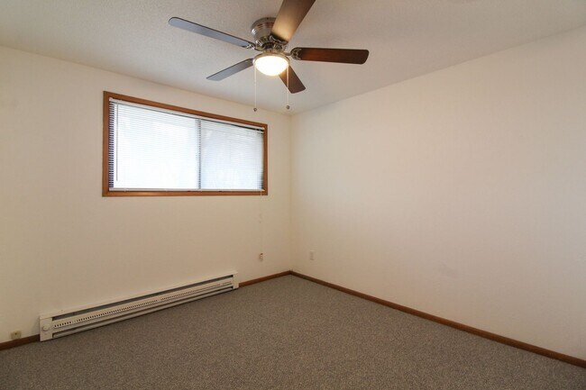 Building Photo - 1618 W 7th Pl