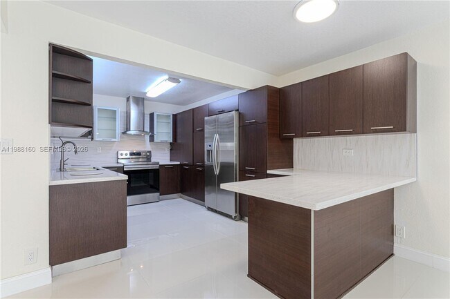 Building Photo - 231 Poinciana Island Dr