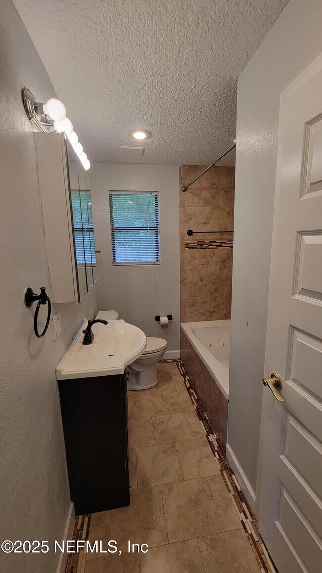 Building Photo - 1003 Brierfield Dr