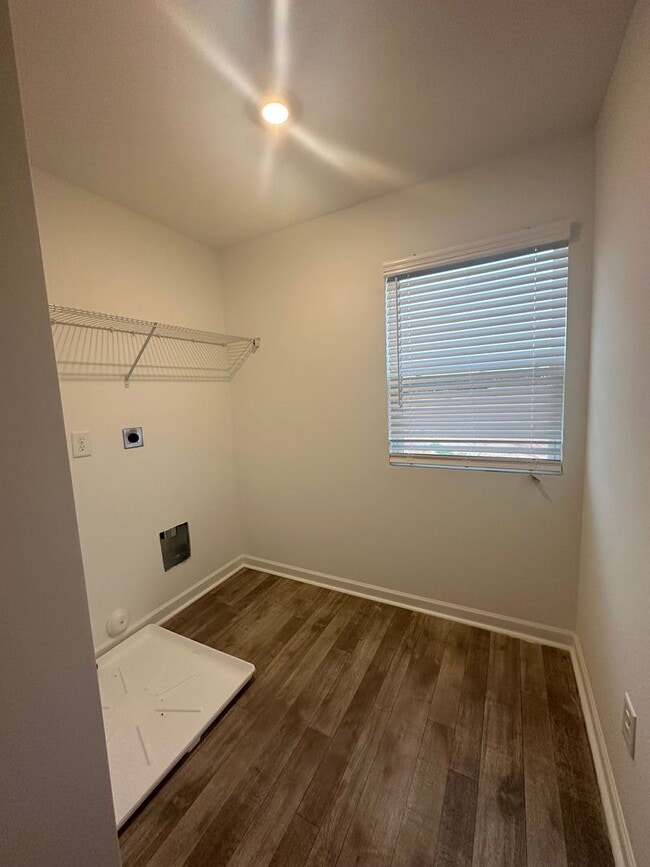 Building Photo - New Townhome in Lincoln
