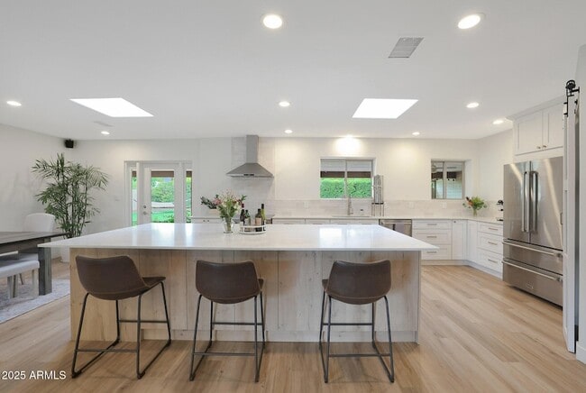 Building Photo - 2226 E Fairmount Ave