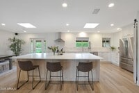 Building Photo - 2226 E Fairmount Ave