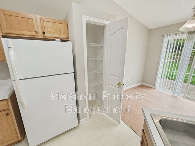 Building Photo - 776 Waterbrook Ln