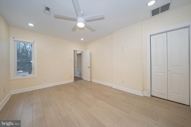 Building Photo - 622 Spring Ave