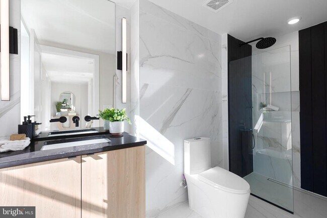 Building Photo - 1208 M St NW