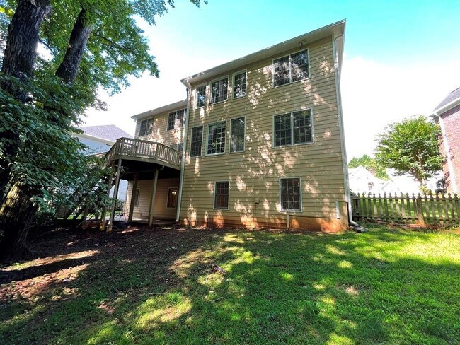 Building Photo - 400 Park Creek Dr
