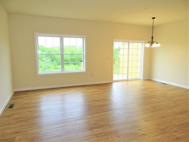 Building Photo - 329 Cedar Hollow