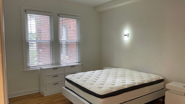 Building Photo - Newly Remodeled 1-Bedroom, 1-Bathroom Near Johns Hopkins University