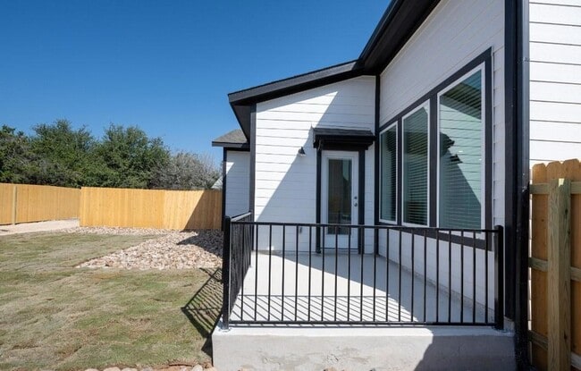 Building Photo - 20105 Park Strip St