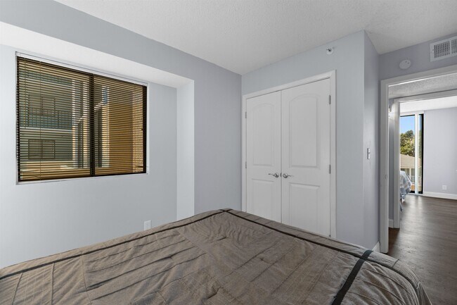 Building Photo - 1425 S Ocean Blvd