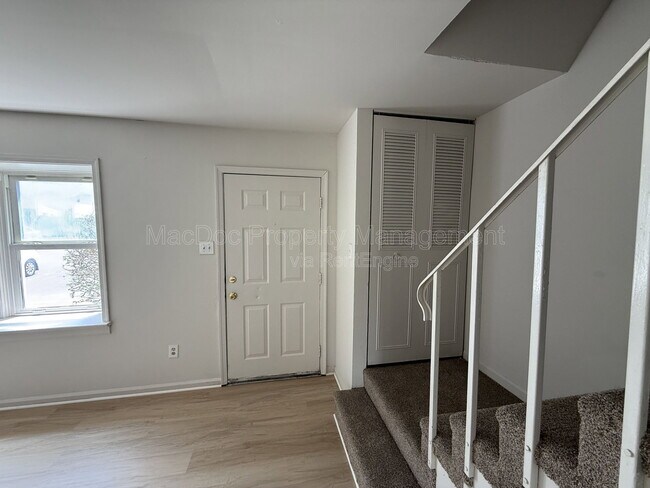 Building Photo - 809 Denton Cir