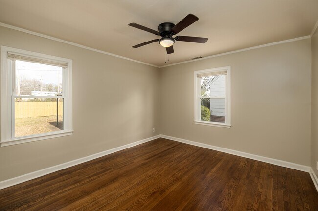 Building Photo - 3862 Kelly Cir E
