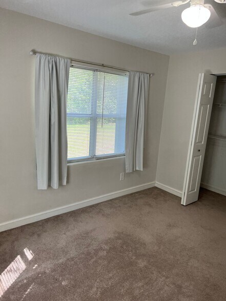 Building Photo - 1655 27th Ave