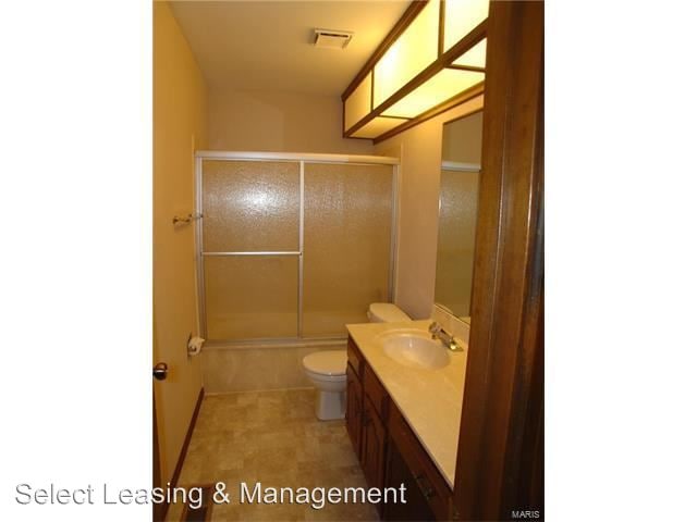Building Photo - 218 Lazy Ridge Dr