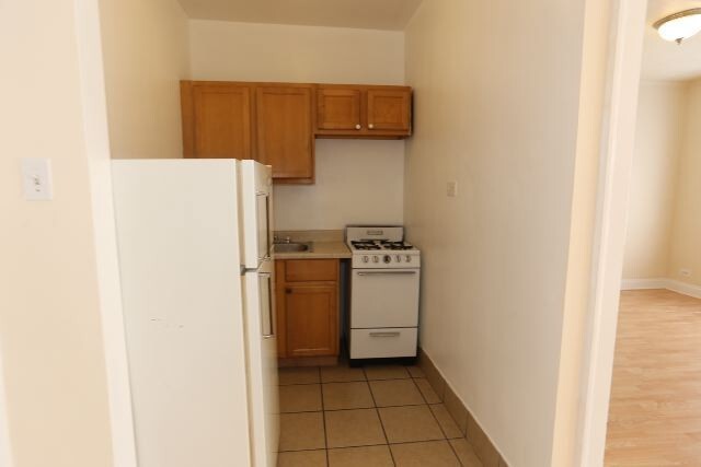 Building Photo - 4854 N Damen Ave