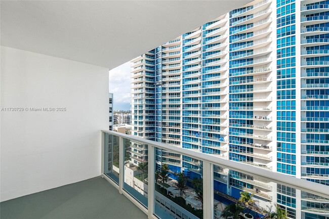 Building Photo - 3505 S Ocean Dr