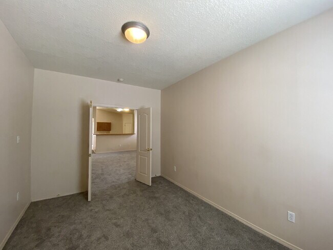 Building Photo - Spacious 3BR w/Office in the Cabezon Subdivion