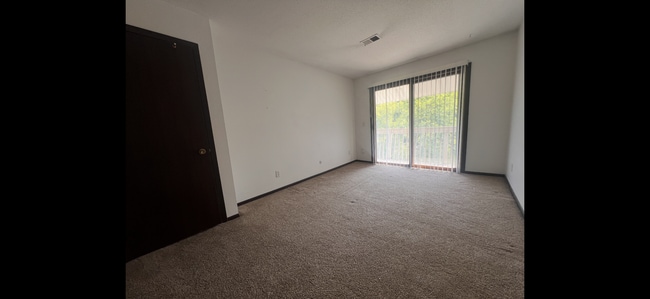 Building Photo - 3475 N Willow Ct