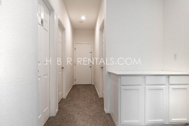 Building Photo - Charming 3-Bedroom Home with a Beautiful Pool in Lathrop! *POOL SERVICE INCLUDED*