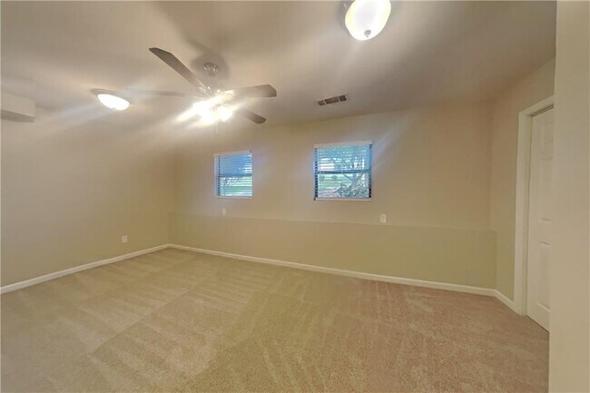 Building Photo - 2742 Bentwood Dr