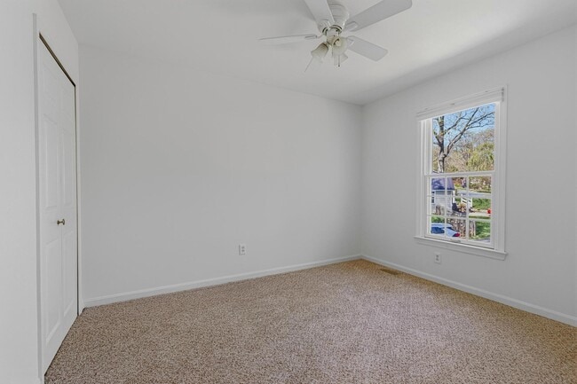 Building Photo - 1646 Stowe Rd