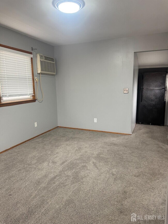 Building Photo - 55 Murdock St