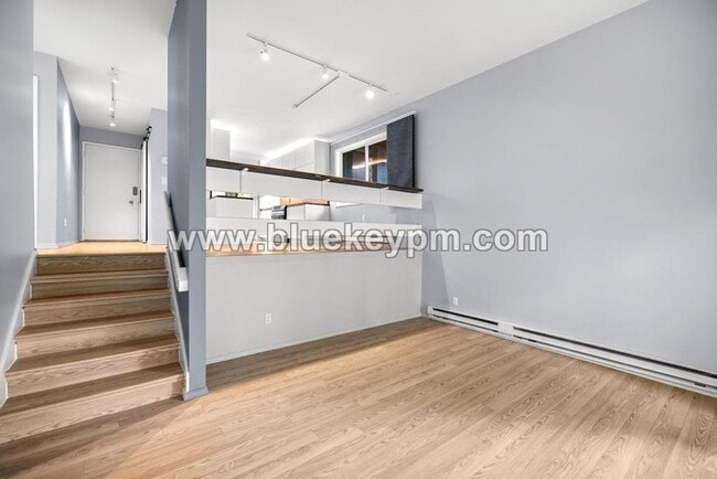 Building Photo - 2 Bed, 1 Bath Condo at Franciscan Condomin...