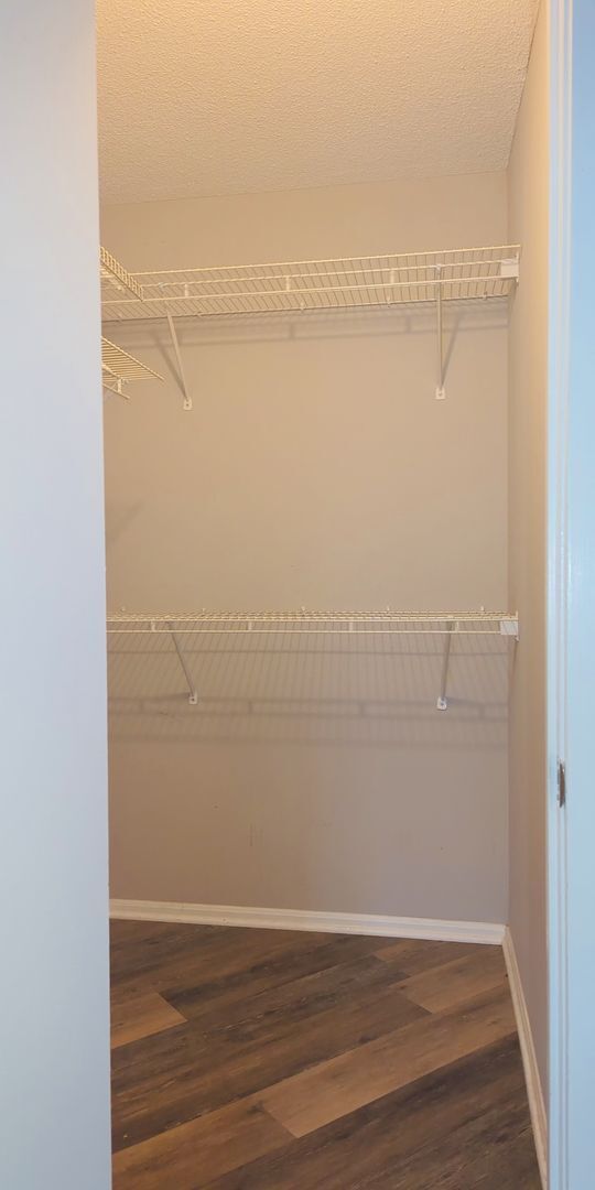 Building Photo - Bright And Cozy 1 Bed 1 Bath Condo In Vibr...