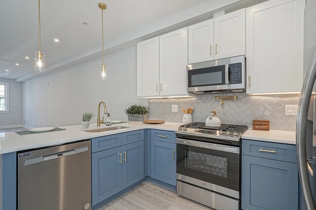 Building Photo - 1220 S 20th St