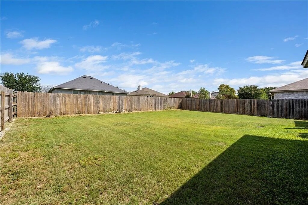 Building Photo - 609 Ranchero Rd