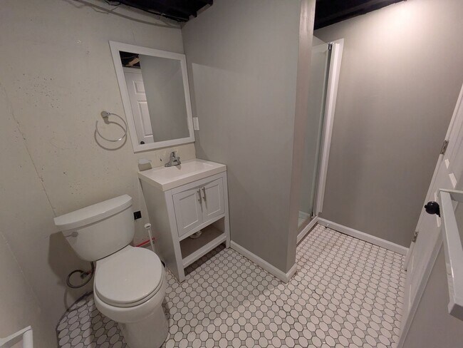 Building Photo - Spacious Royal Oak Bungalow