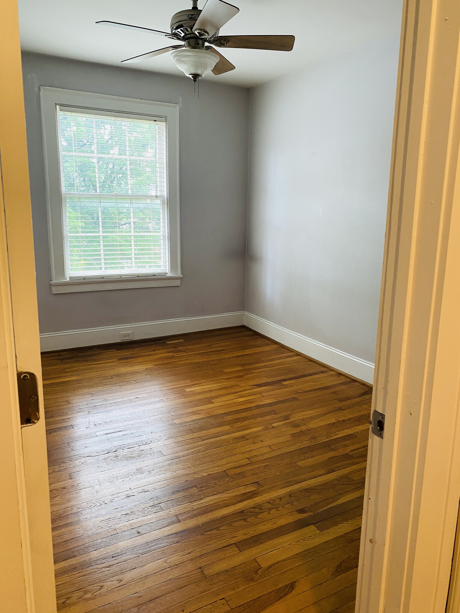 Primary Bedroom - fits Queen bed - 1630 Monument Ave