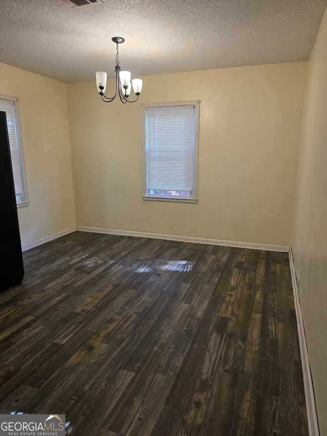 Building Photo - 419 Chamlee Dr