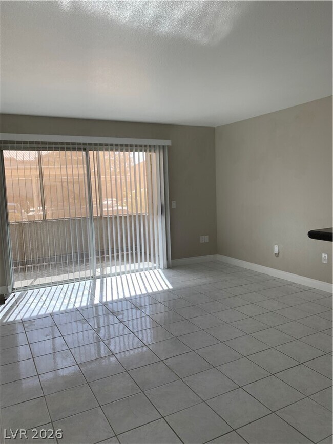 Building Photo - 5710 E Tropicana Ave