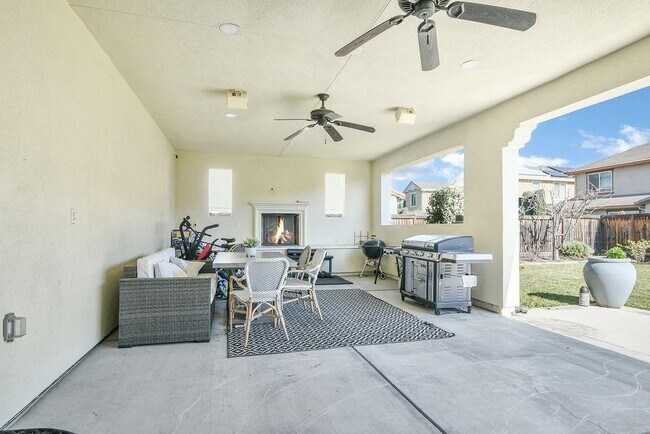 Building Photo - 1045 Martinez Dr