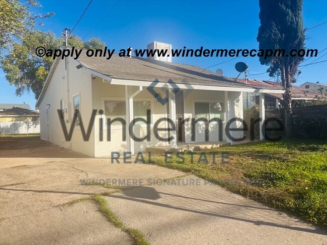 Building Photo - Beautifully Remodeled 3 Bedroom, 2 Bath Home on Large Lot Available NOW!