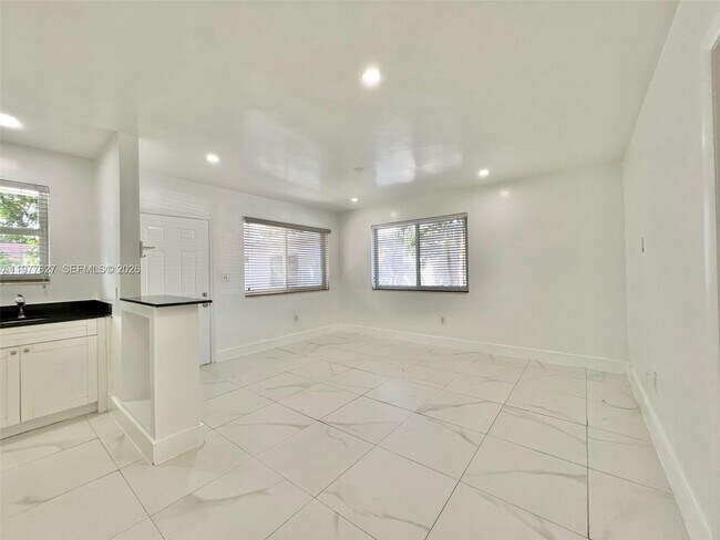 Building Photo - 62 NE 78th St