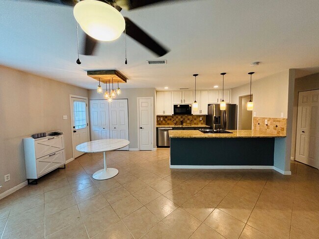 Building Photo - Charming home for lease in the heart of North Richland Hills!